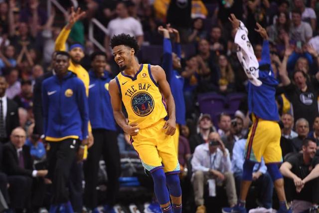 巴萨17岁小将面部受伤缝10针 赛后社交媒体晒图