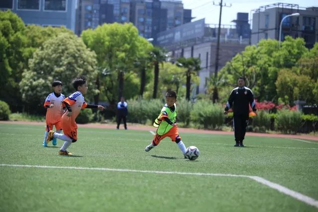 斯图加特前锋翁达夫训练中肌肉拉伤，将伤缺数周