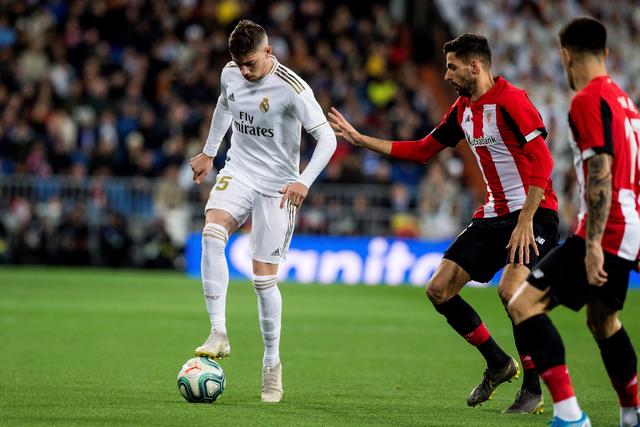 锡安28分字母哥空砍35+14 鹈鹕险胜雄鹿